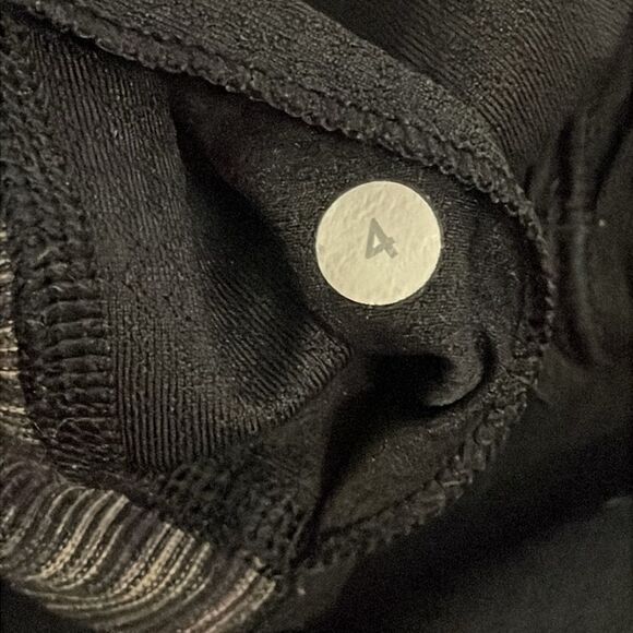 Lululemon No Limits Black Gray Tank Top with Built in Shelf Bra Womens Size 4 - Picture 3 of 10